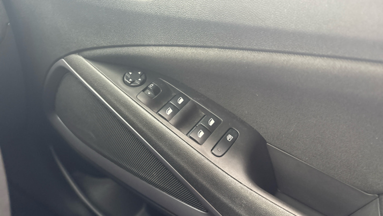 Vauxhall Crossland 1.2 Turbo Design 5dr Petrol Hatchback